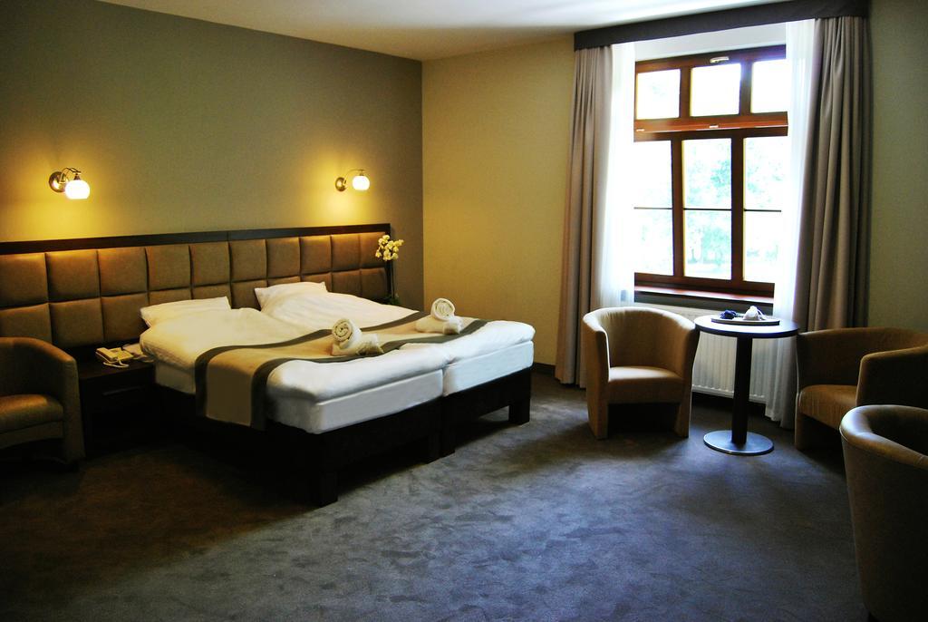 Dwor Spalice Spa Residence & Restaurant Lawendowa Restauracja Olesnica (Lower Silesia) Room photo