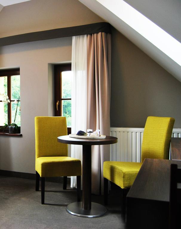 Dwor Spalice Spa Residence & Restaurant Lawendowa Restauracja Olesnica (Lower Silesia) Room photo
