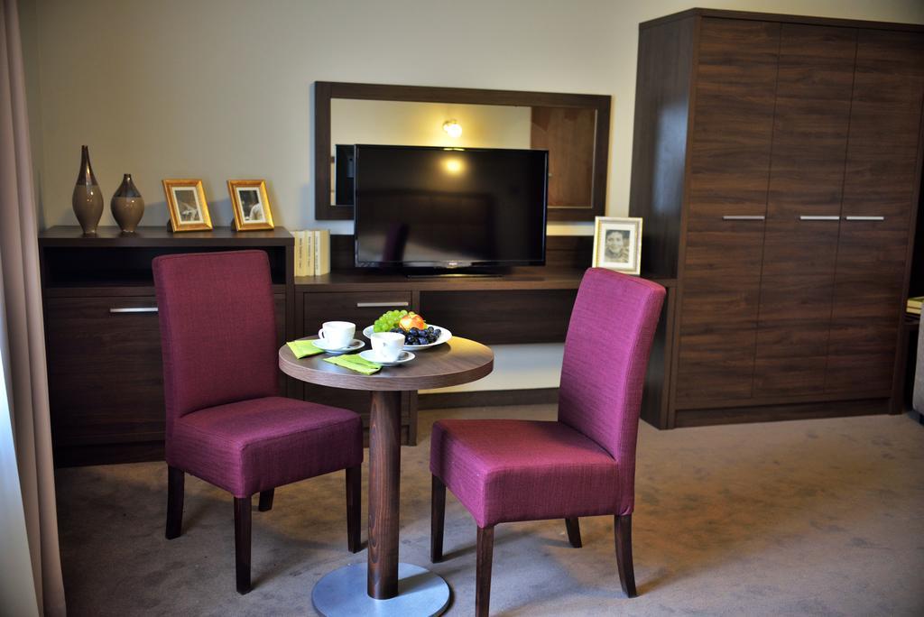 Dwor Spalice Spa Residence & Restaurant Lawendowa Restauracja Olesnica (Lower Silesia) Room photo