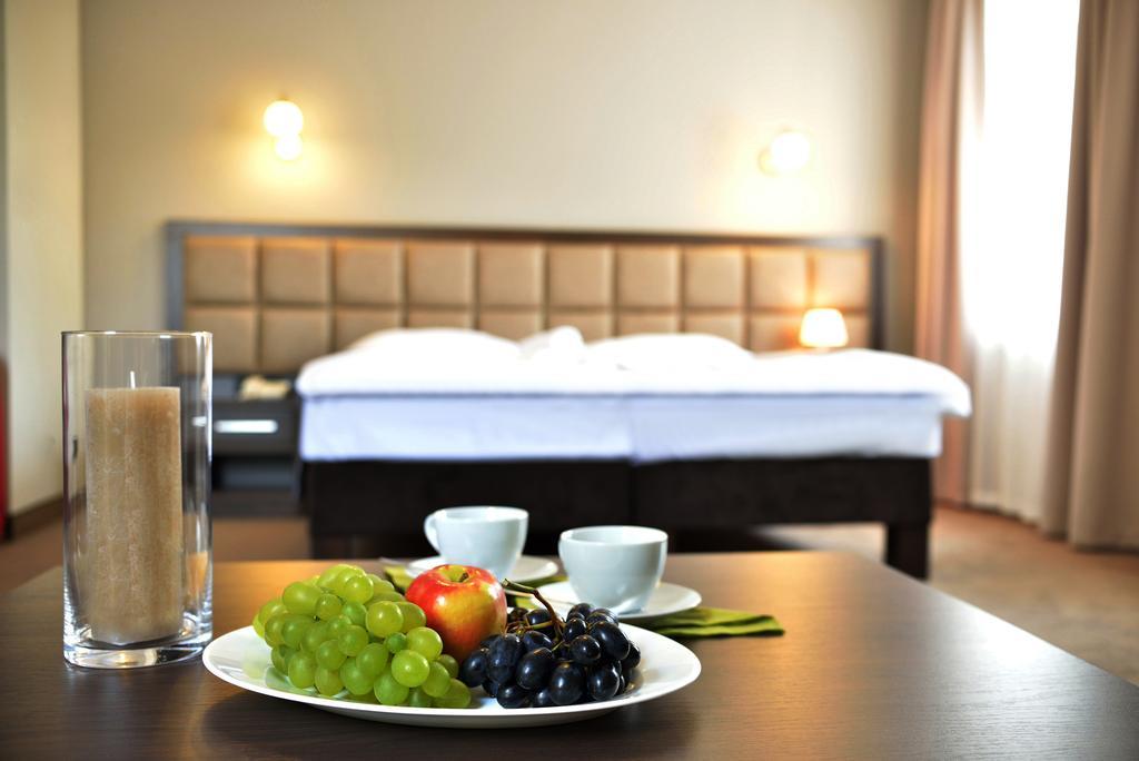 Dwor Spalice Spa Residence & Restaurant Lawendowa Restauracja Olesnica (Lower Silesia) Room photo